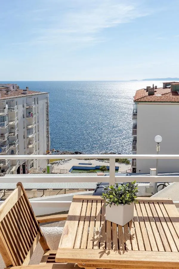V021 - Neptuno Apartment Roses