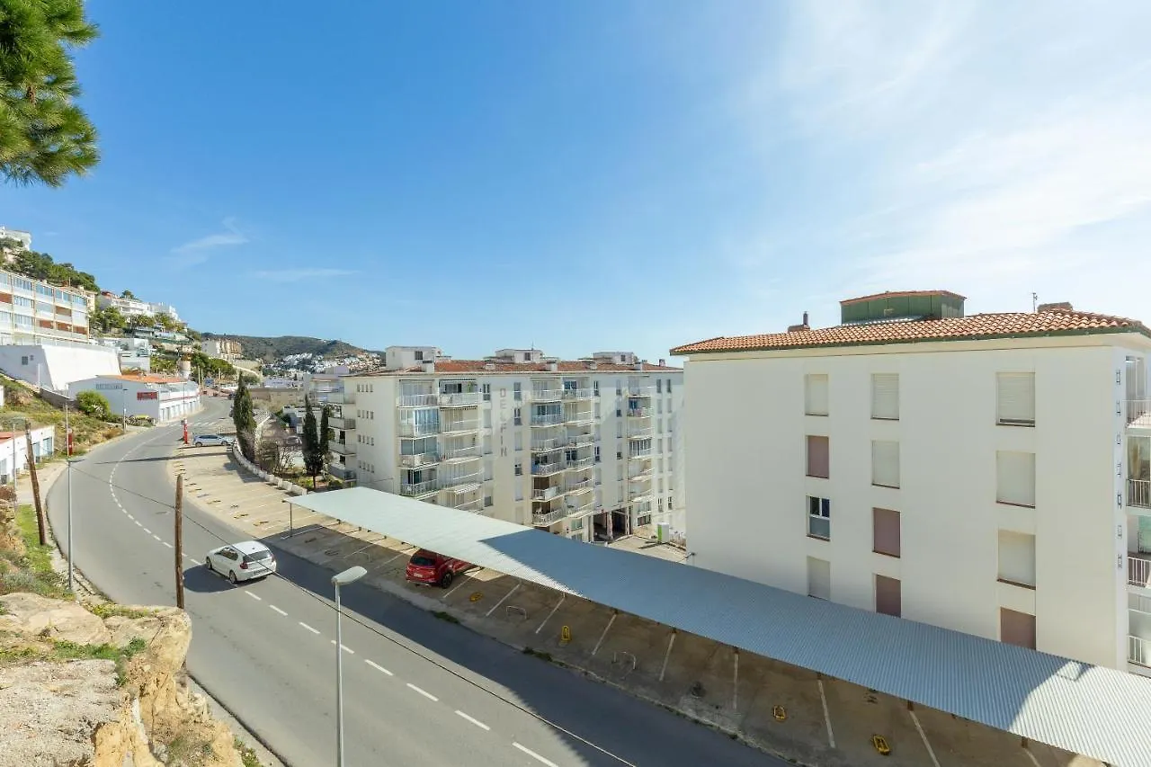 V021 - Neptuno Apartment Roses Spain